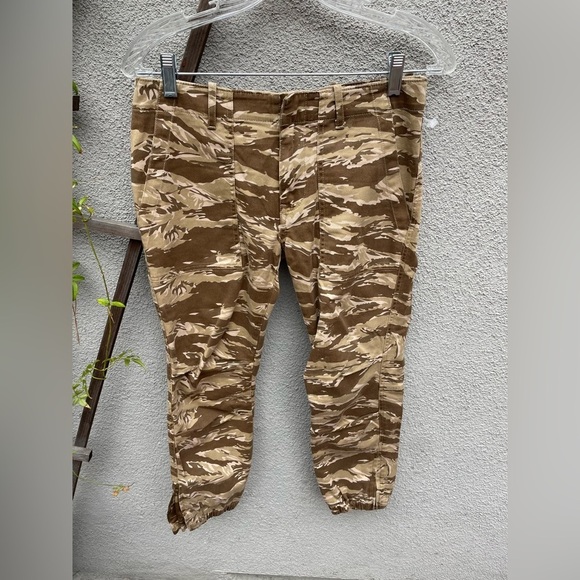 NILI LOTAN Cropped French Military Pants Khaki Tiger Camo - Picture 7 of 10